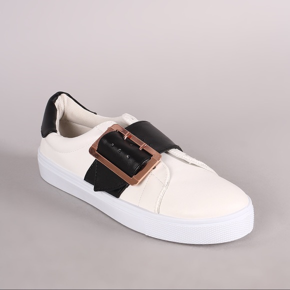 NWT. White buckle sneaker - Picture 6 of 8